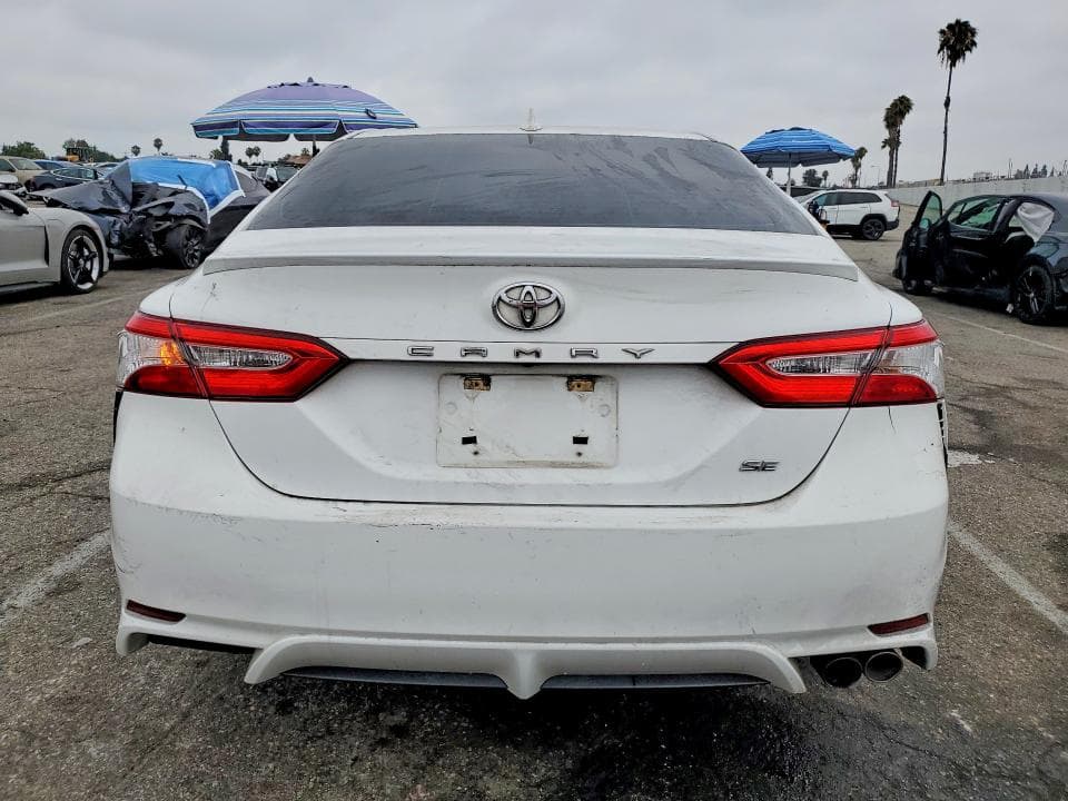 2020 TOYOTA CAMRY SE 6