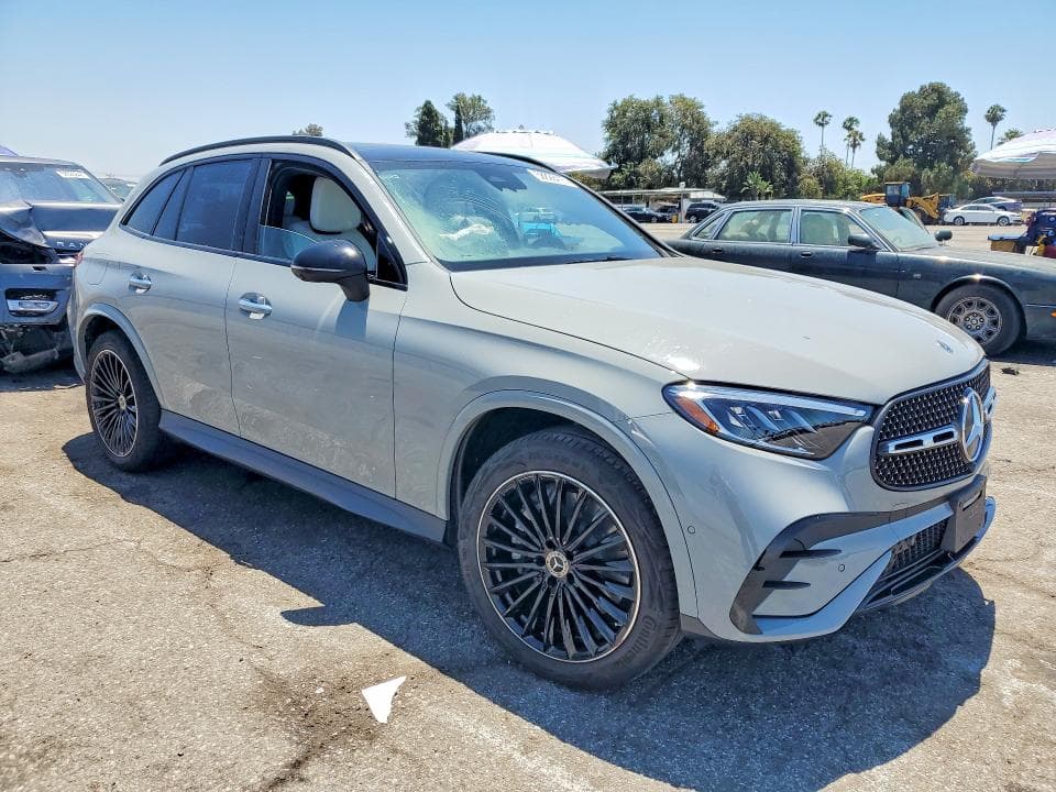2026 MERCEDES-BENZ GLC 300 4