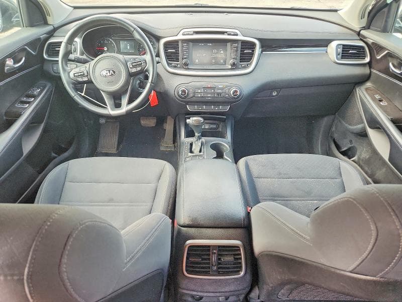 2018 KIA SORENTO LX 8
