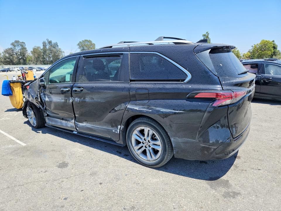 2021 TOYOTA SIENNA LIMITED 7-PASSENGER 2