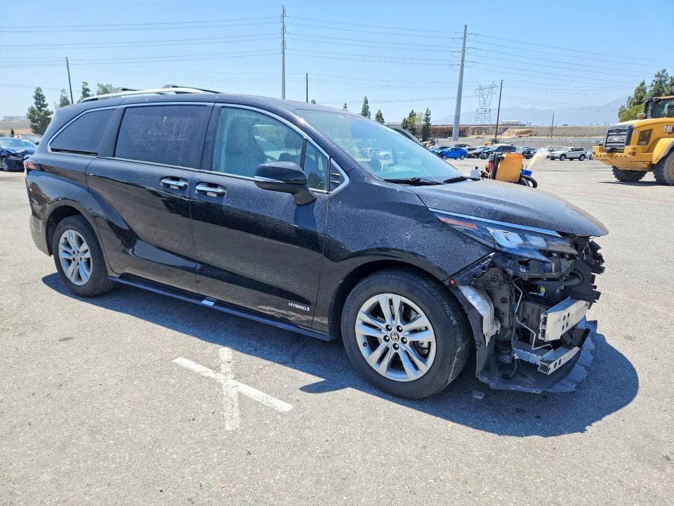 2021 TOYOTA SIENNA LIMITED 7-PASSENGER 4