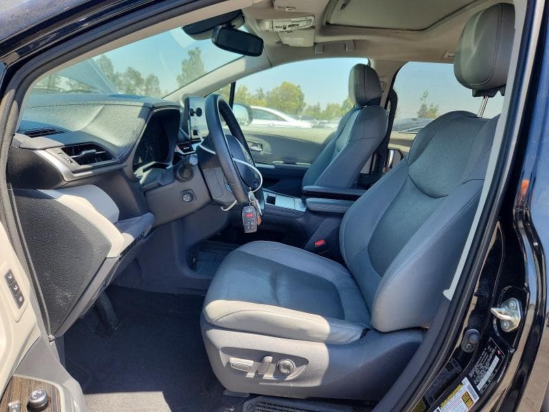 2021 TOYOTA SIENNA LIMITED 7-PASSENGER 7