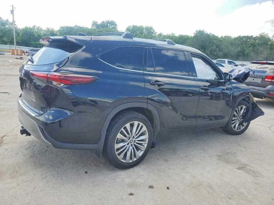 2024 TOYOTA HIGHLANDER PLATINUM 3