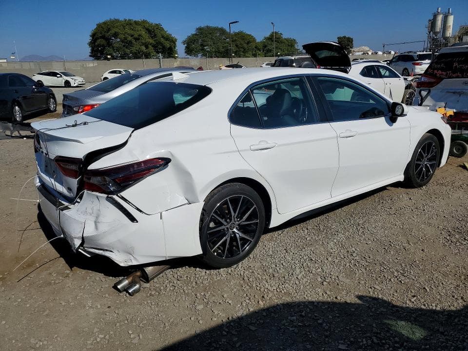 2024 TOYOTA CAMRY SE 3