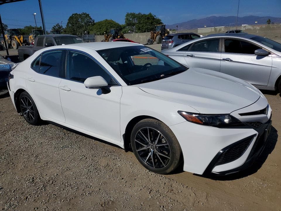 2024 TOYOTA CAMRY SE 4
