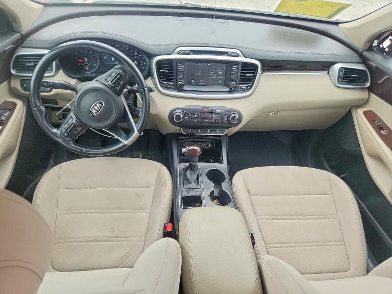 2017 KIA SORENTO LX 8