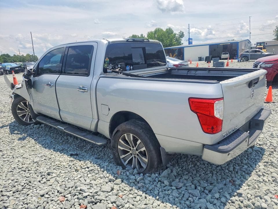 2017 NISSAN TITAN SL 2