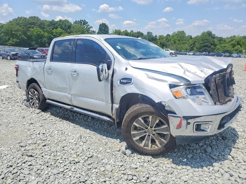 2017 NISSAN TITAN SL 4