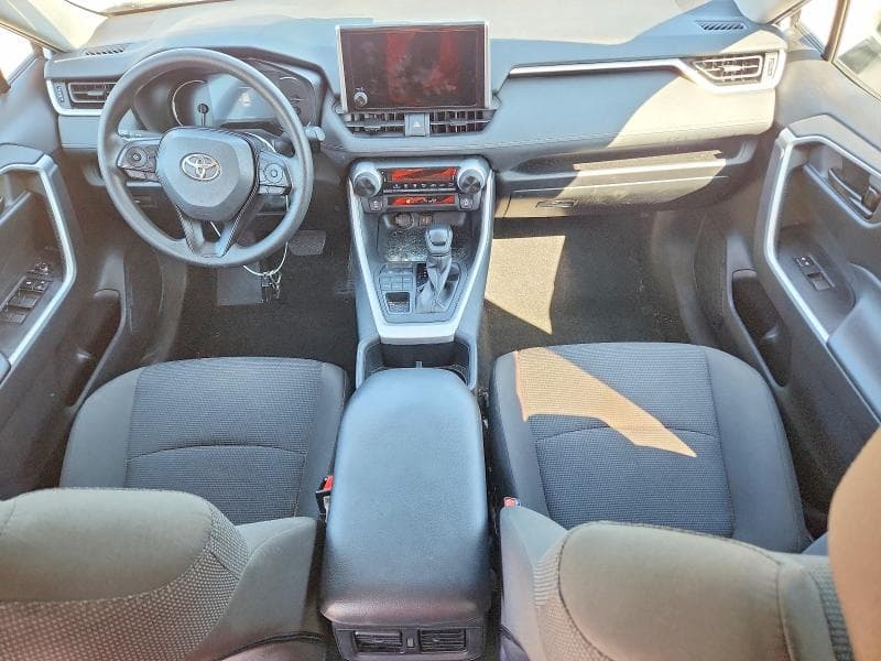 2024 TOYOTA RAV4 LE 8