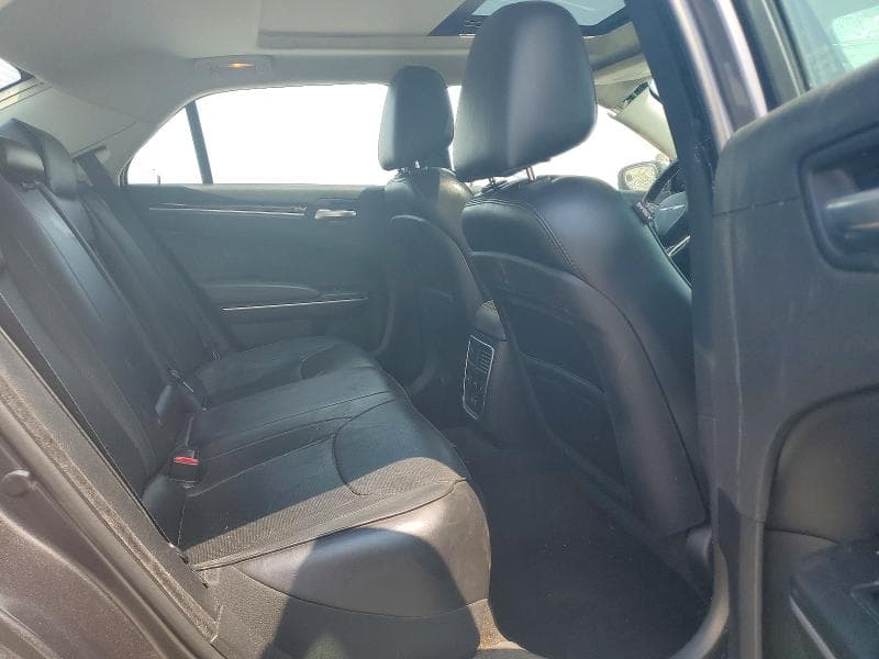 2016 CHRYSLER 300C 10