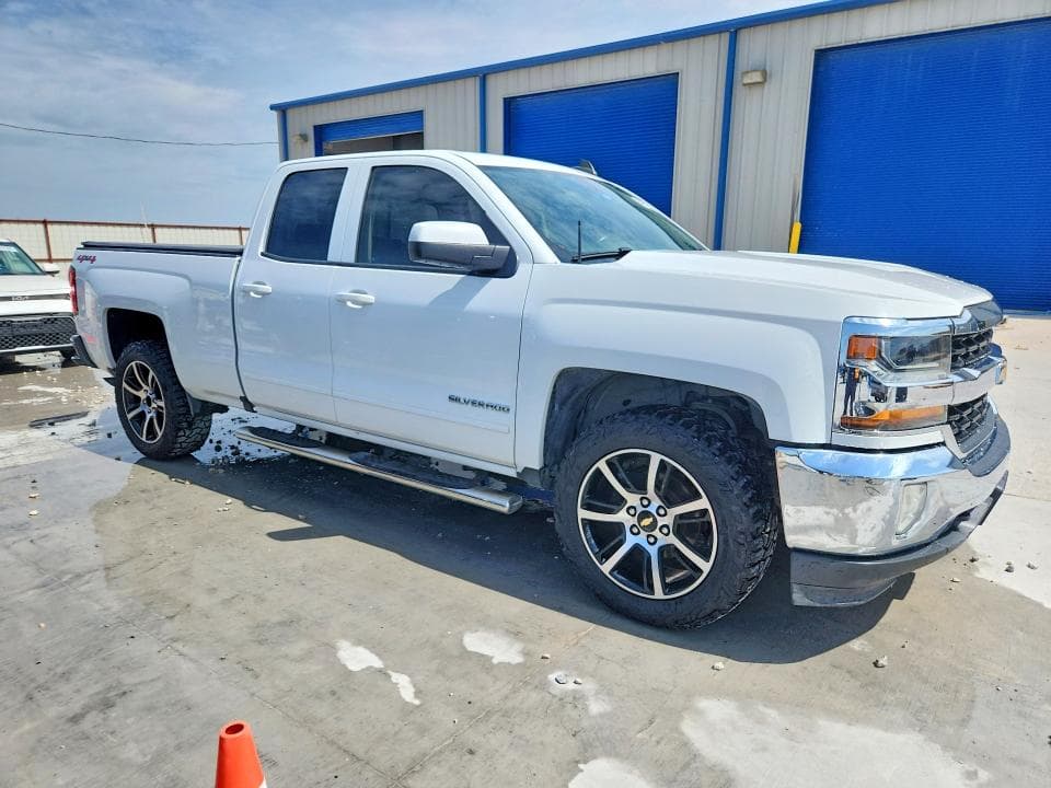 2016 CHEVROLET SILVERADO K1500 LT 4