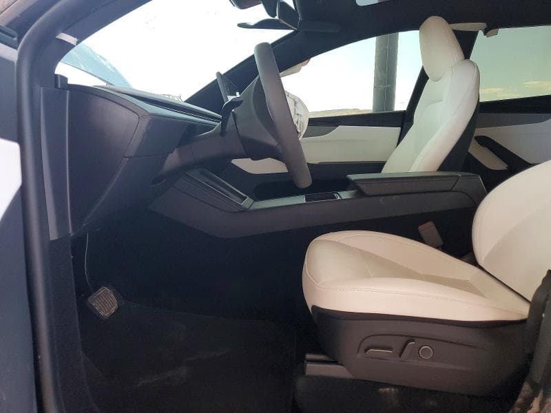 2026 TESLA MODEL Y 7