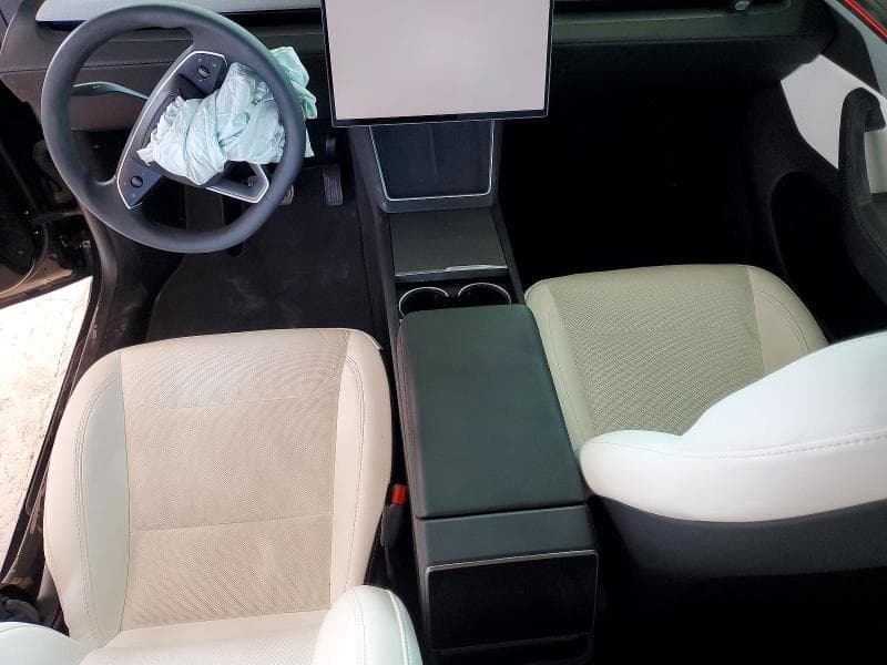 2026 TESLA MODEL Y 8