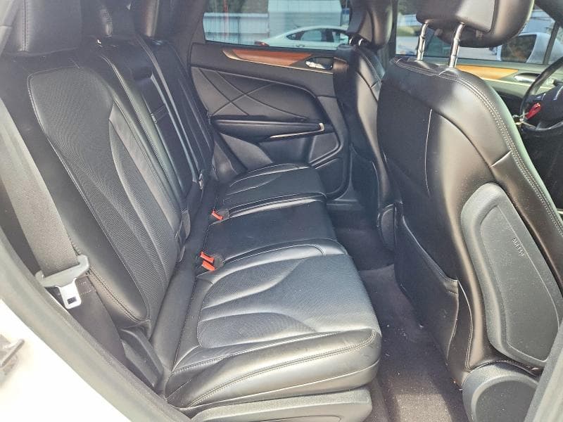 2019 LINCOLN MKC RESERVE 11