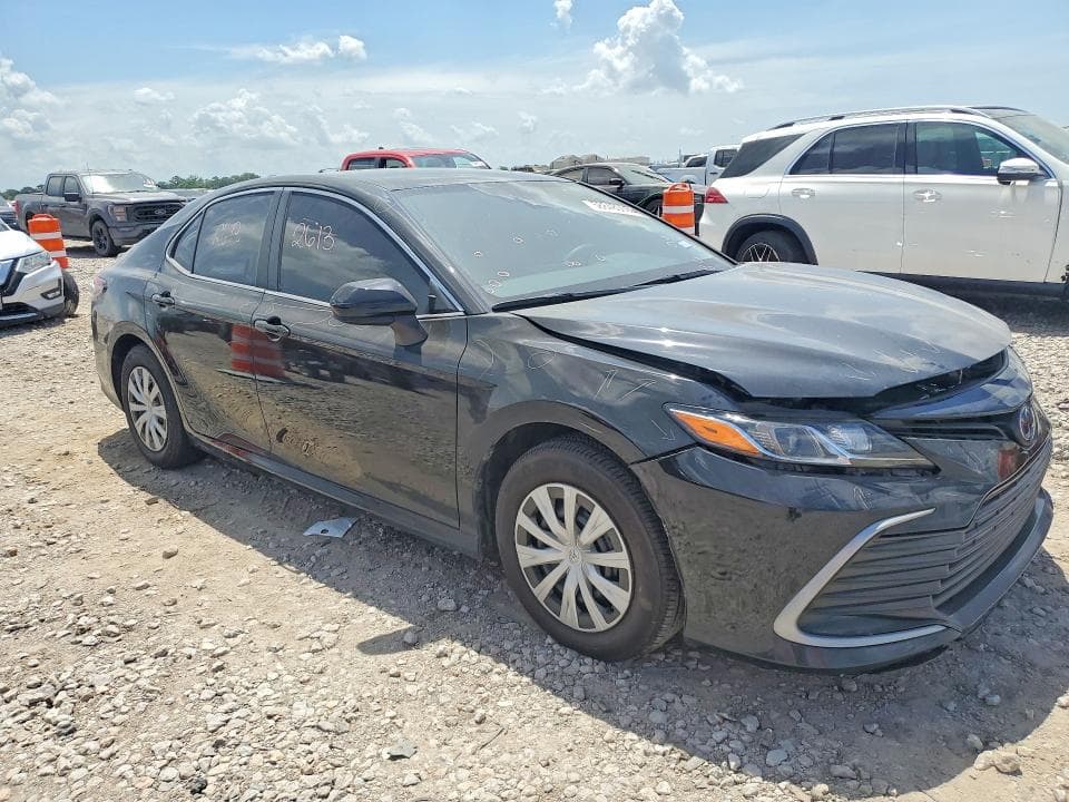 2023 TOYOTA CAMRY LE 4