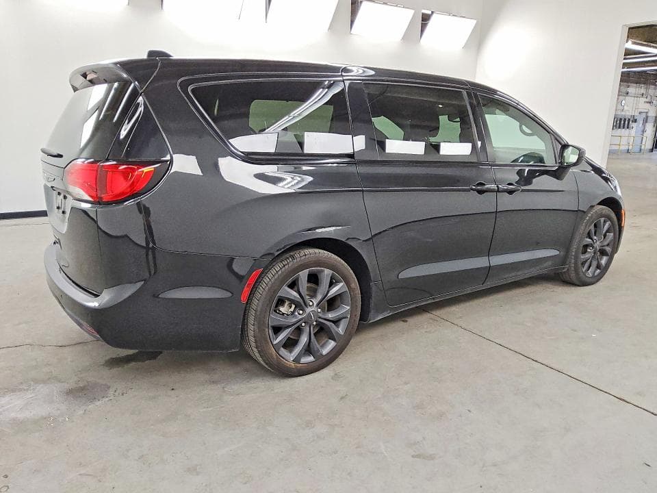 2018 CHRYSLER PACIFICA TOURING PLUS 3