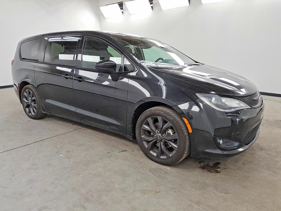 2018 CHRYSLER PACIFICA TOURING PLUS 4