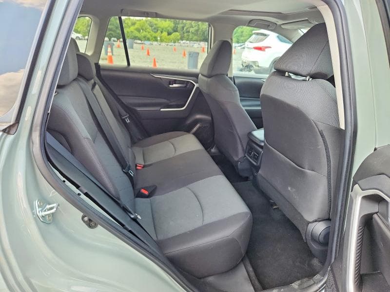 2023 TOYOTA RAV4 XLE XLE 10