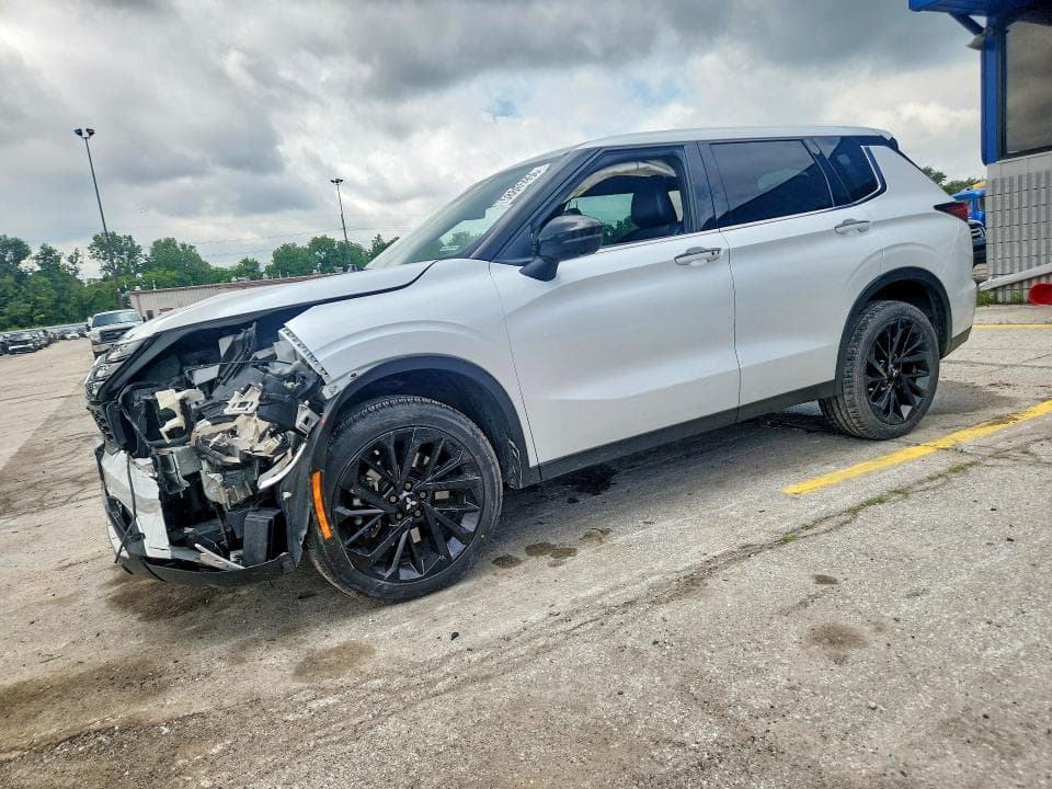 2023 MITSUBISHI OUTLANDER SE - 1