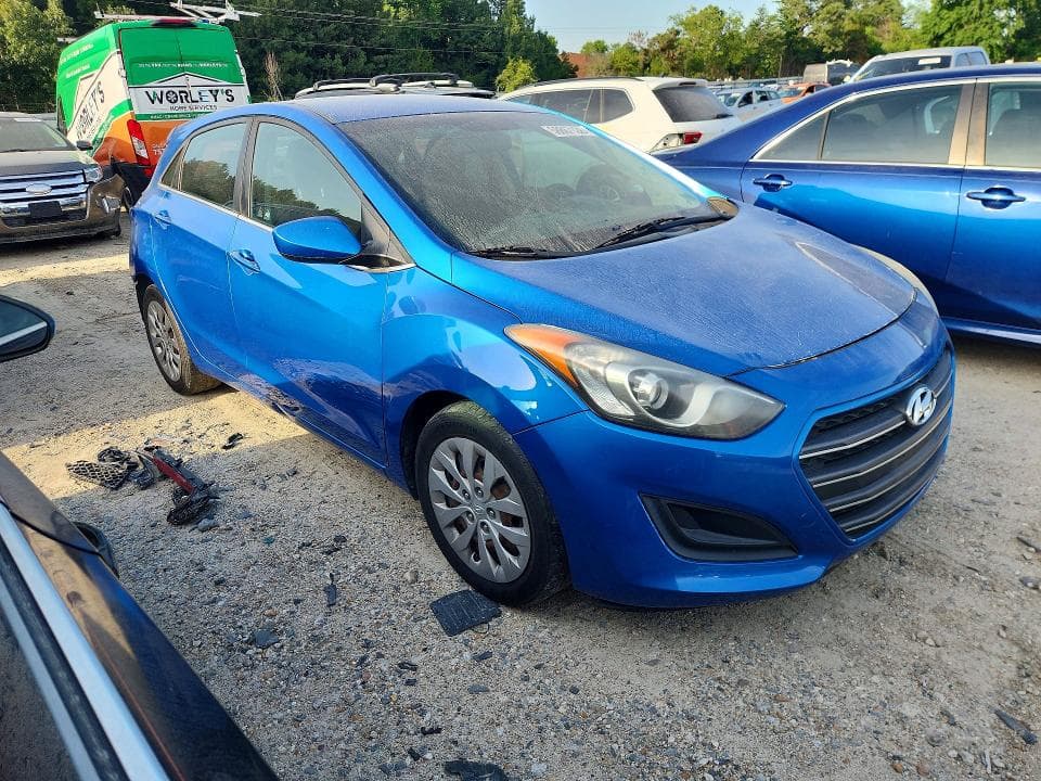 2017 HYUNDAI ELANTRA GT BASE 4