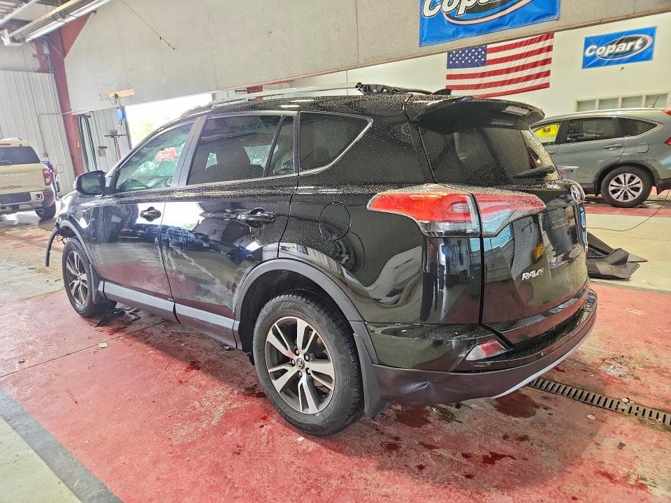 2018 TOYOTA RAV4 XLE 2