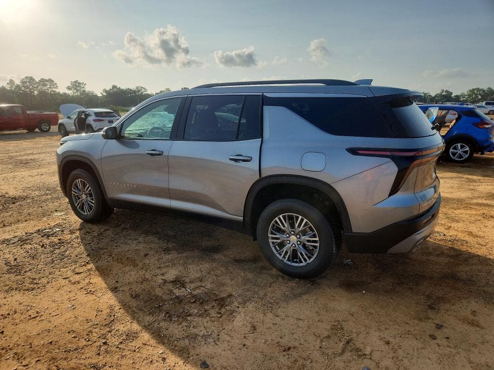2025 CHEVROLET TRAVERSE LT 2
