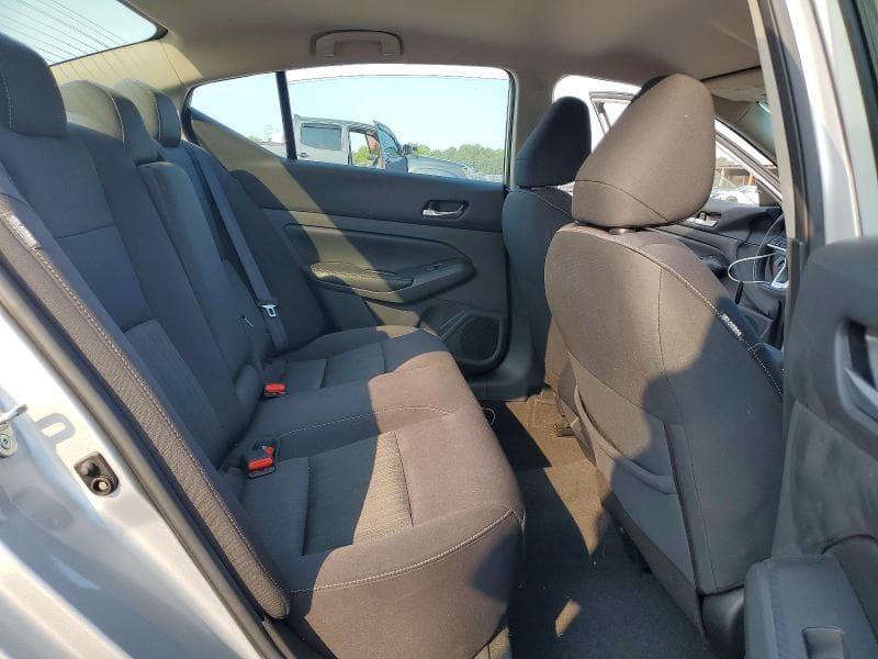 2022 NISSAN ALTIMA SV 10