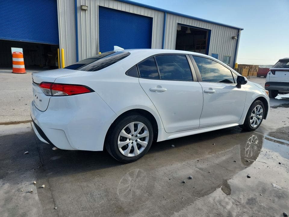 2021 TOYOTA COROLLA LE 3
