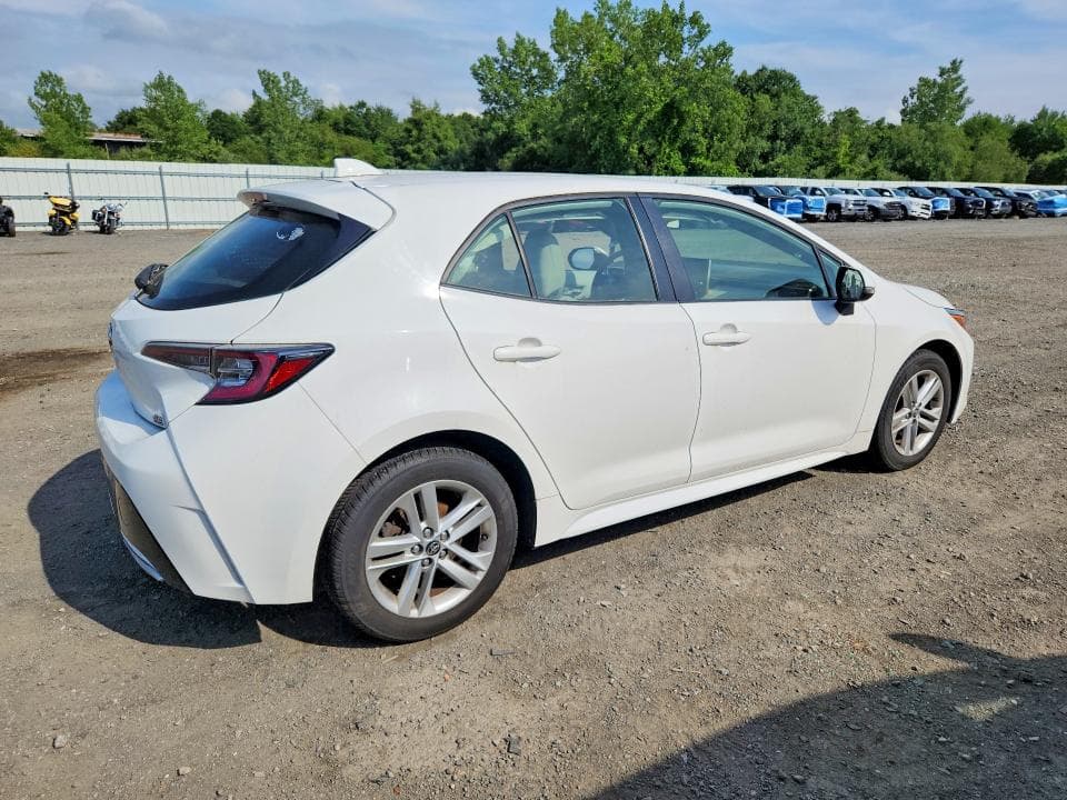 2021 TOYOTA COROLLA HATCHBACK SE 3