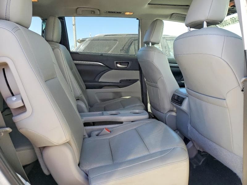 2019 TOYOTA HIGHLANDER HYBRID LIMITED 11