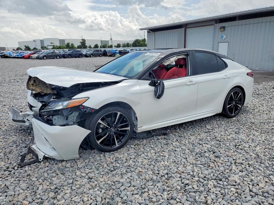 2019 TOYOTA CAMRY XSE - 1