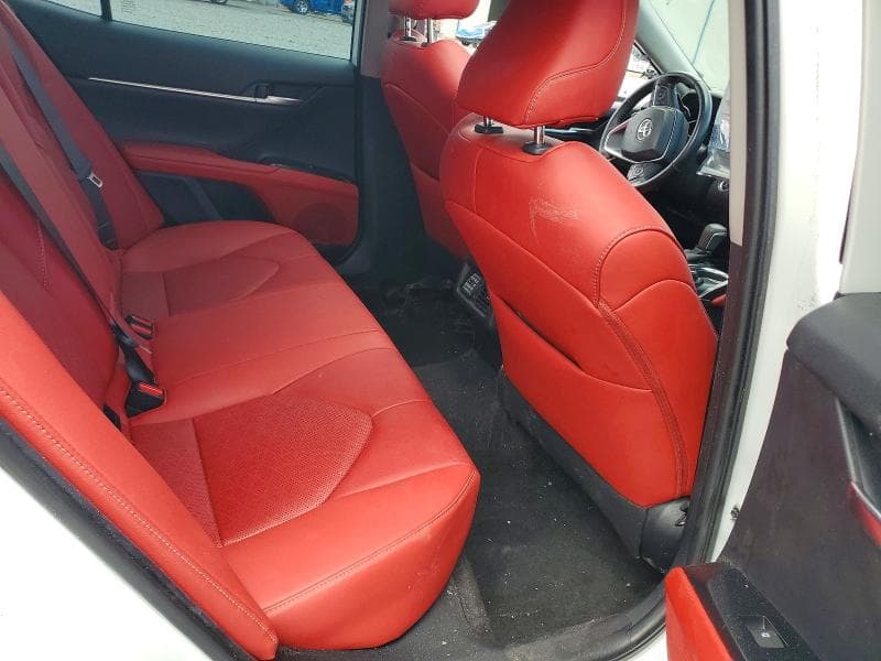 2019 TOYOTA CAMRY XSE 11