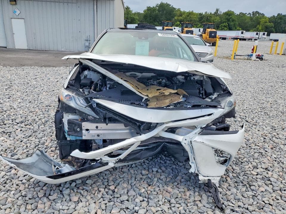 2019 TOYOTA CAMRY XSE 5