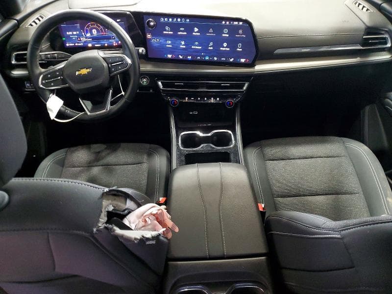 2025 CHEVROLET TRAVERSE LT 8