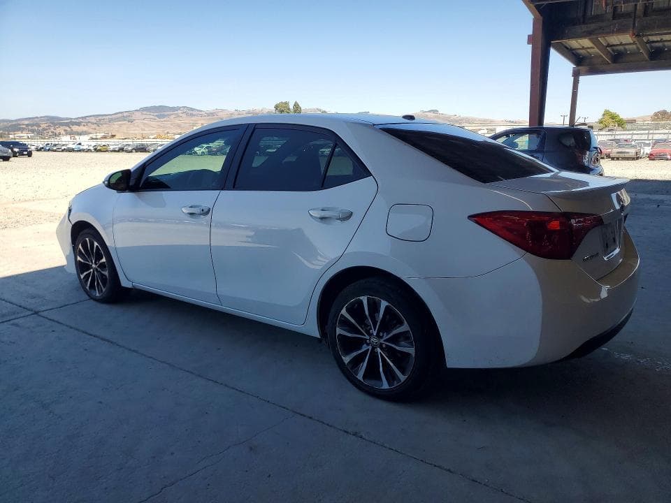 2017 TOYOTA COROLLA SE 2