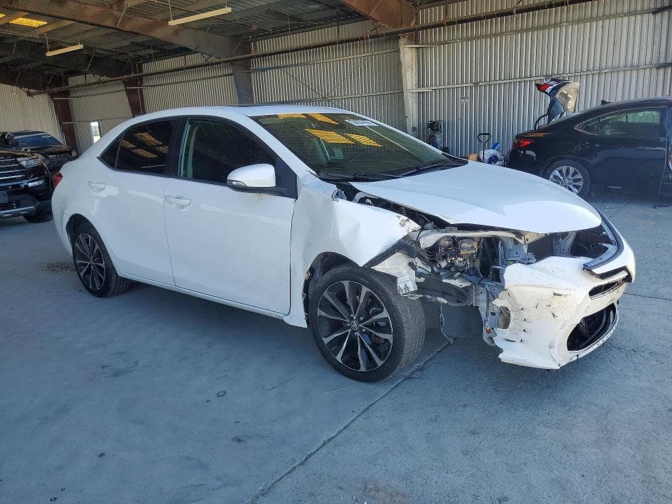 2017 TOYOTA COROLLA SE 4