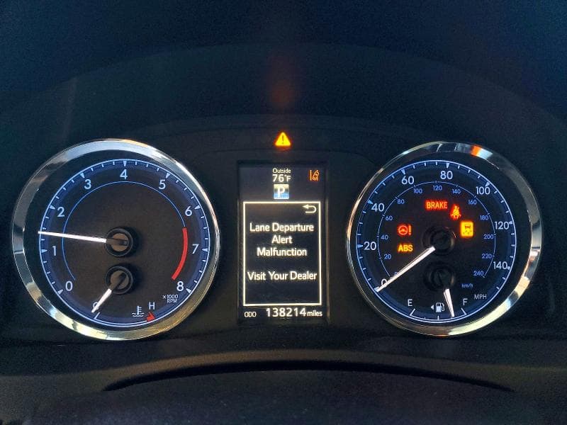 2017 TOYOTA COROLLA SE 9