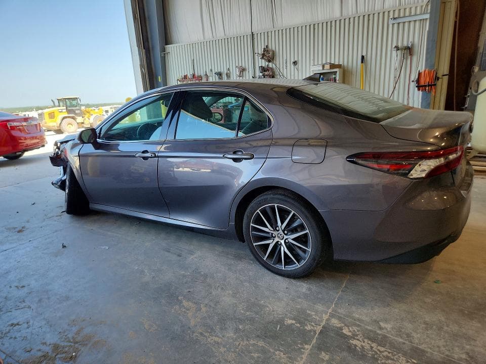 2022 TOYOTA CAMRY XLE XLE 2