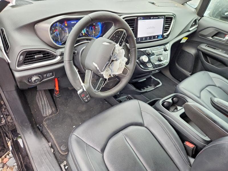 2025 CHRYSLER PACIFICA SELECT 8