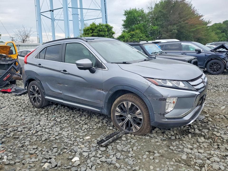 2018 MITSUBISHI ECLIPSE CROSS SE 4