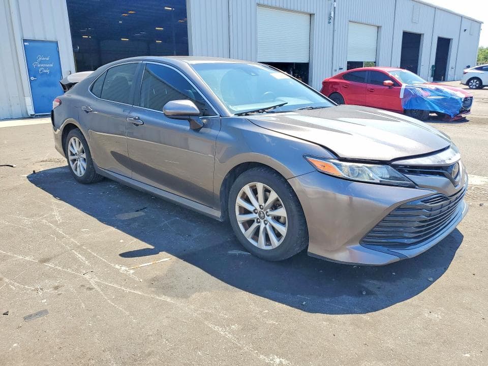 2019 TOYOTA CAMRY LE 4