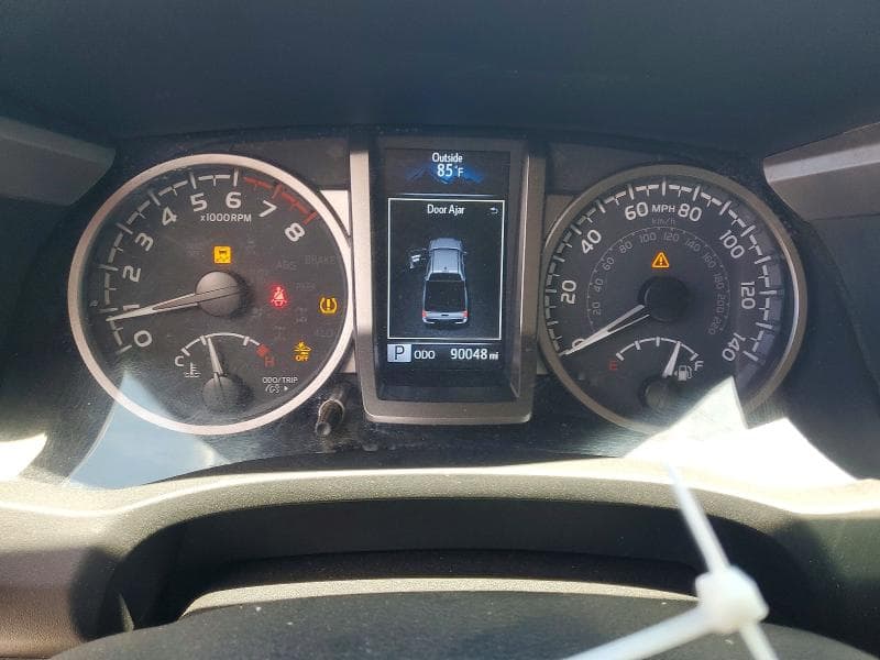 2022 TOYOTA TACOMA SR5 V6 9