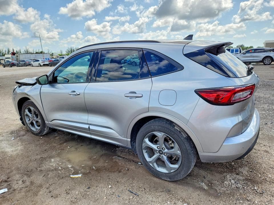 2024 FORD ESCAPE ST LINE 2