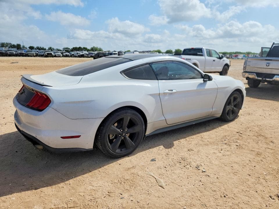 2021 FORD MUSTANG 3