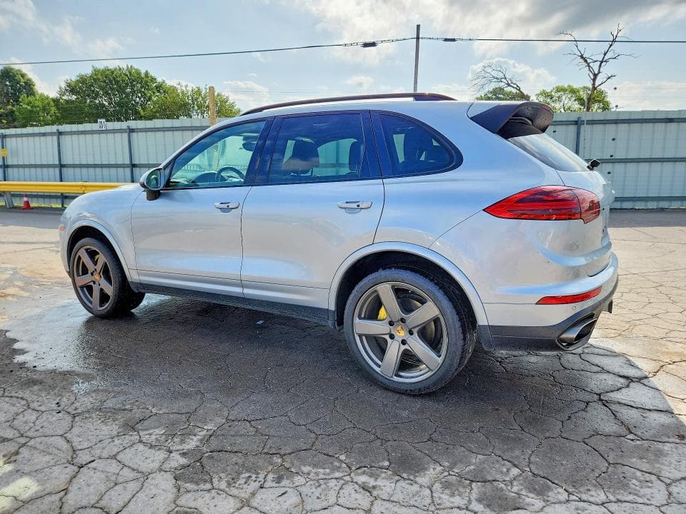 2017 PORSCHE CAYENNE 2