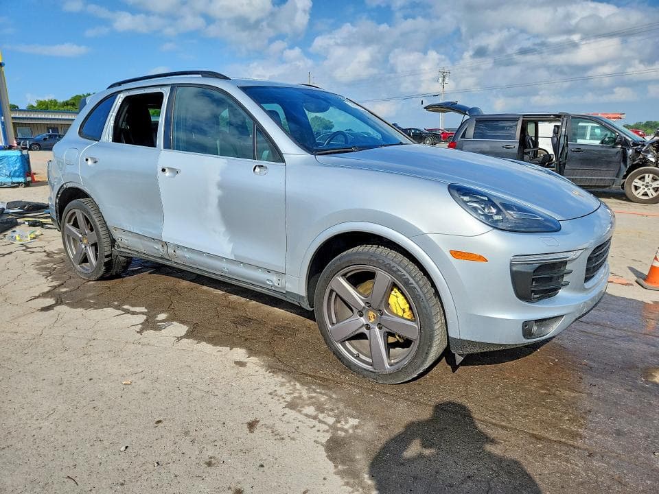 2017 PORSCHE CAYENNE 4