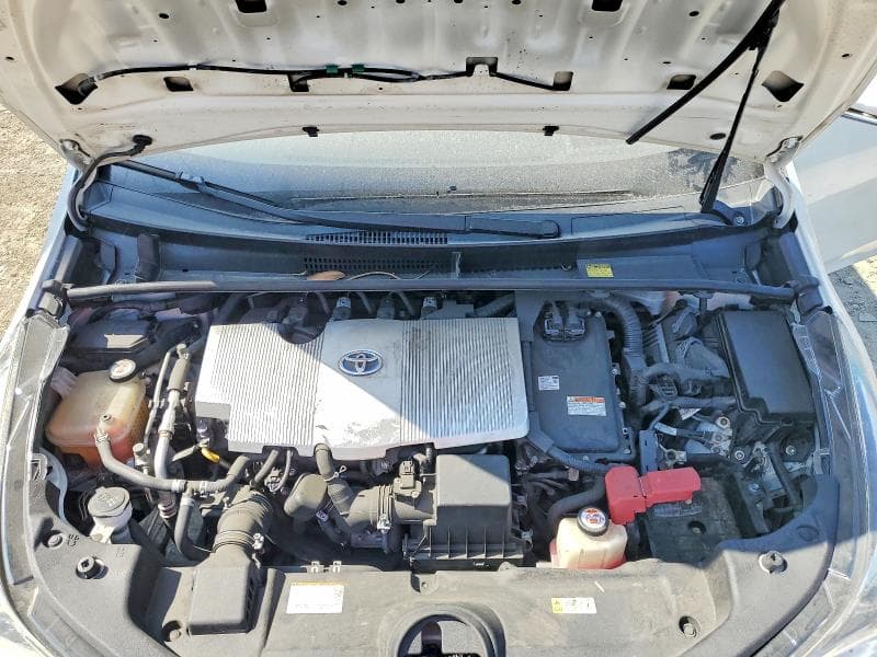2017 TOYOTA PRIUS THREE 12