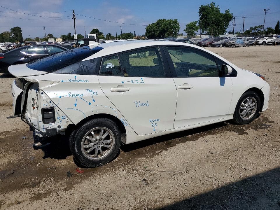 2017 TOYOTA PRIUS THREE 3