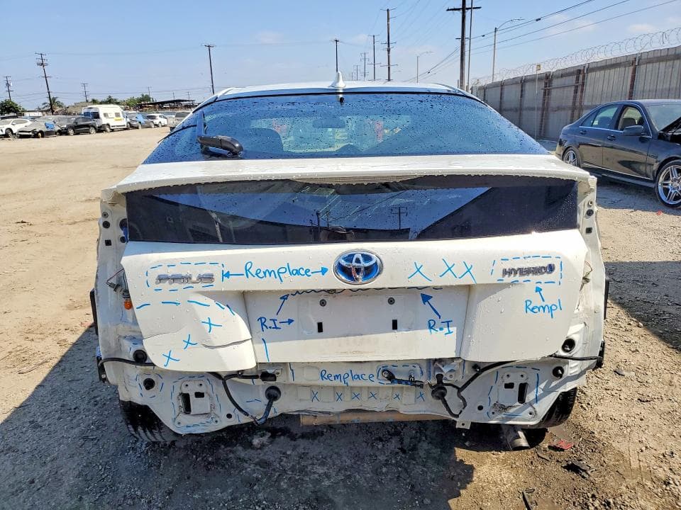 2017 TOYOTA PRIUS THREE 6