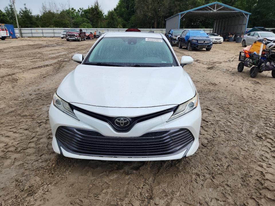 2019 TOYOTA CAMRY XLE 5